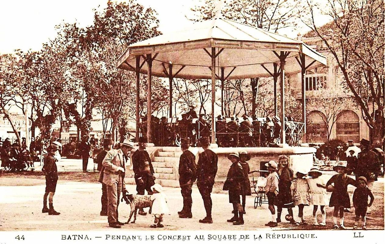 1475- Batna - Square de la Republique - Concert.jpg